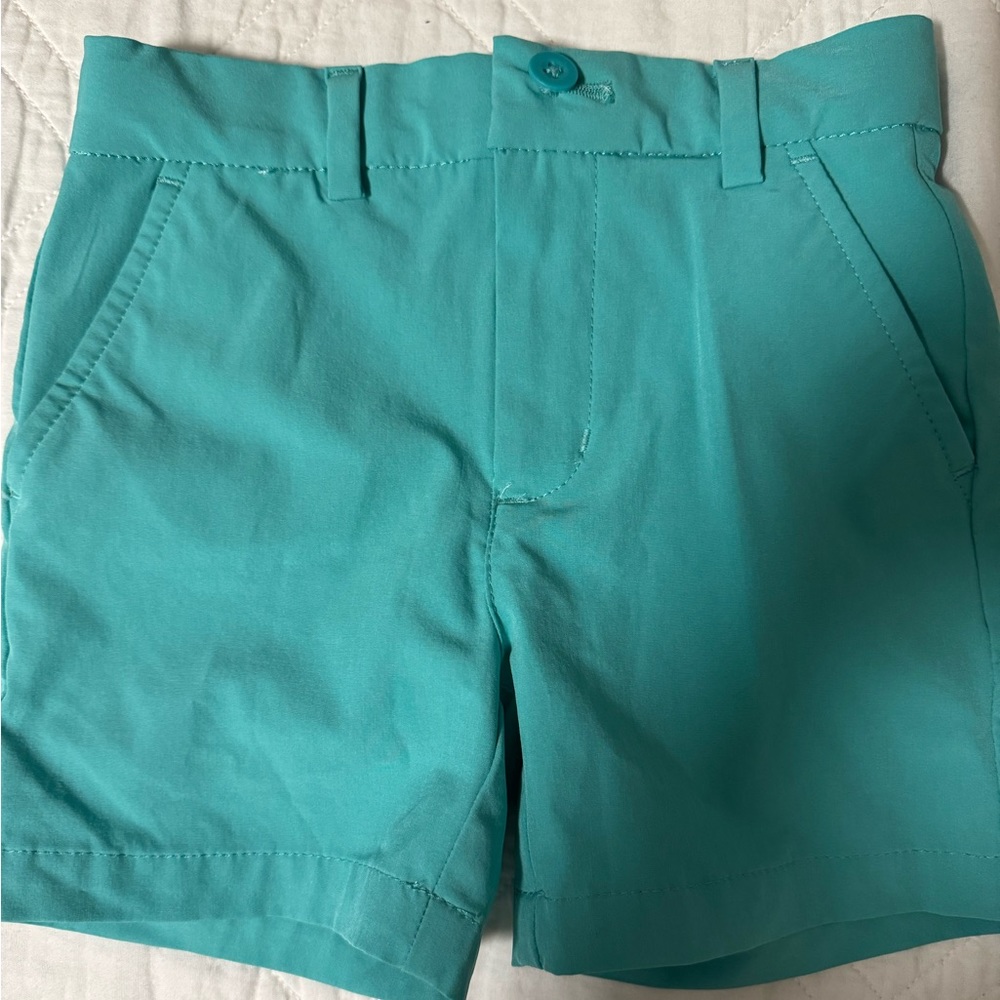 3T Vineyard Vines performance shorts